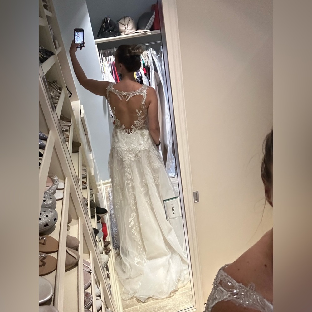 Glitzy, sparkly, dropped waist, illusion back wedding gown size 8 - Picture 9 of 13